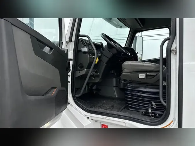 2019 VOLVO VNL740f5d12092cd263e08db9a833d660e868f