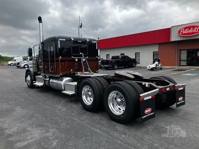 2027 PETERBILT 589