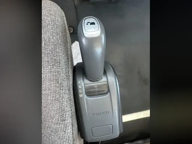 2015 Volvo VNL300f5d604c1dee69591a82f086ef8db3682