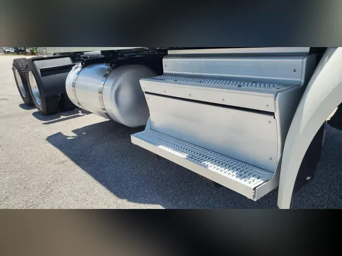 2022 Peterbilt 579