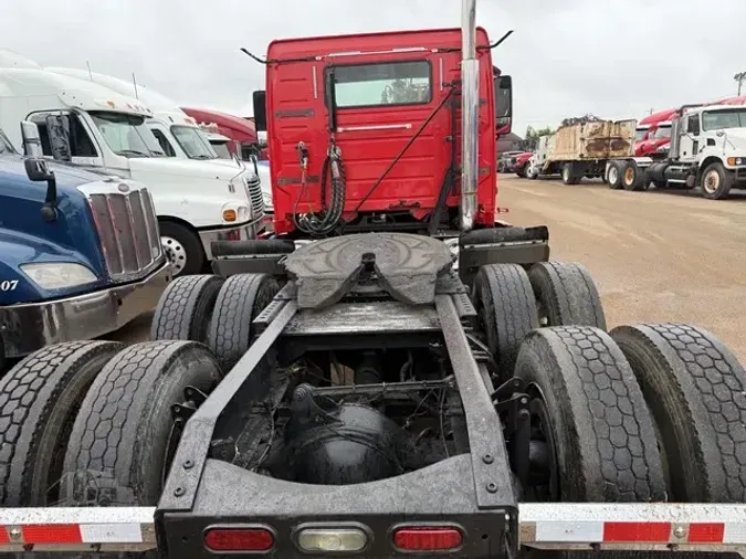 2013 VOLVO VNL64T300