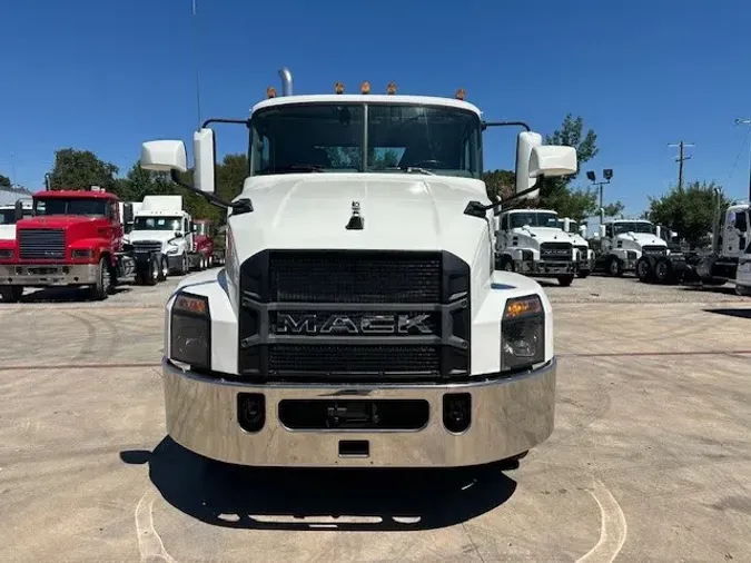 2022 MACK AN64T