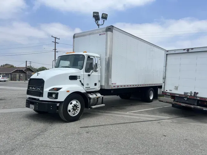 2022 Mack MD6