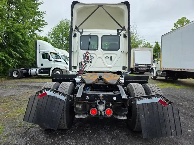 2019 FREIGHTLINER NEW CASCADIA 116