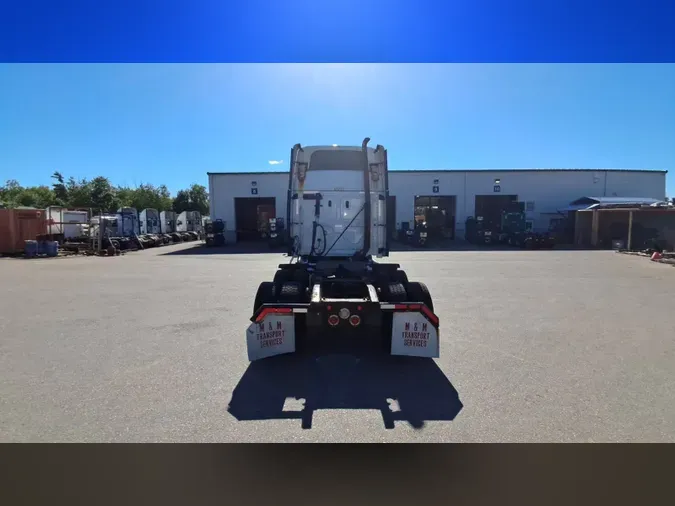 2019 Freightliner Cascadia 126