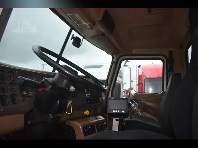 2005 MACK GRANITE CV713