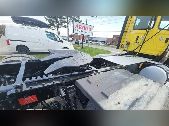 2021 FREIGHTLINER CA126