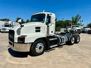 2022 MACK AN64T