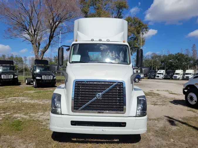 2017 VOLVO VNL64TRACTOR