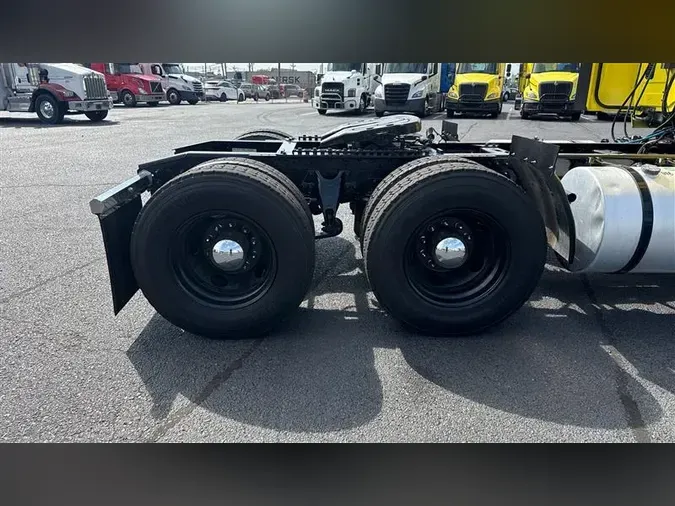 2019 INTERNATIONAL RH613