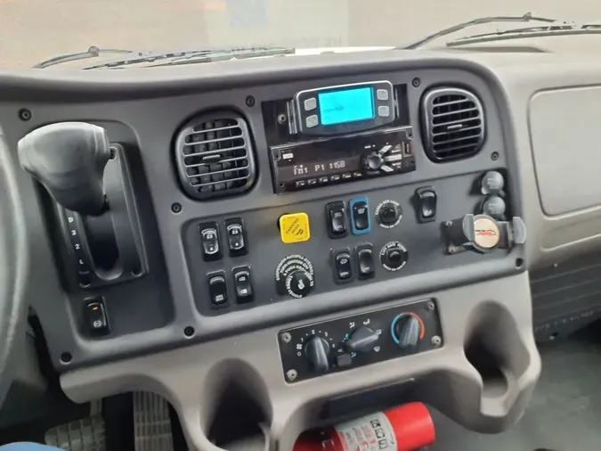 2019 FREIGHTLINER/MERCEDES M2 106