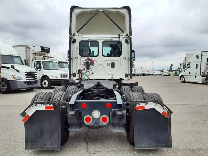 2017 FREIGHTLINER/MERCEDES CASCADIA 125