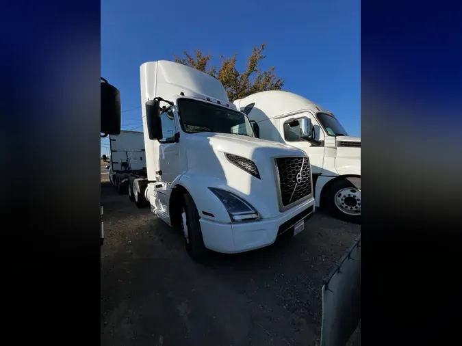 2018 VOLVO VNL64T-300