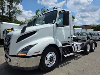 2019 VOLVO VNL64T-300