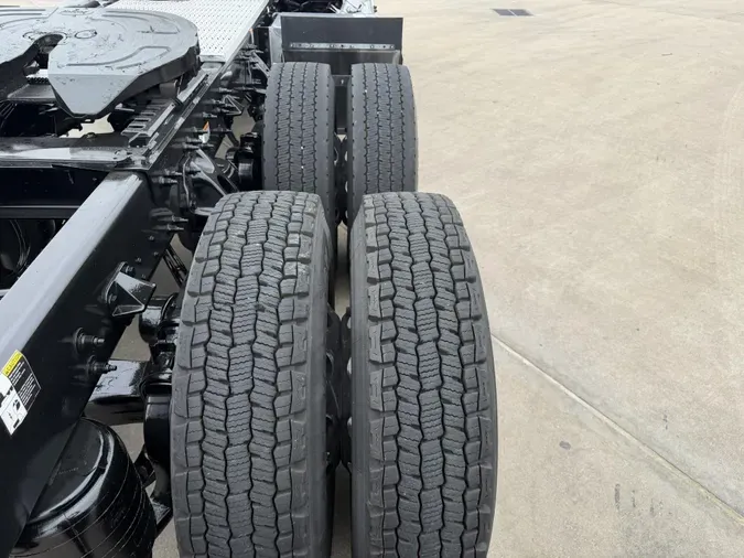2023 Peterbilt 567