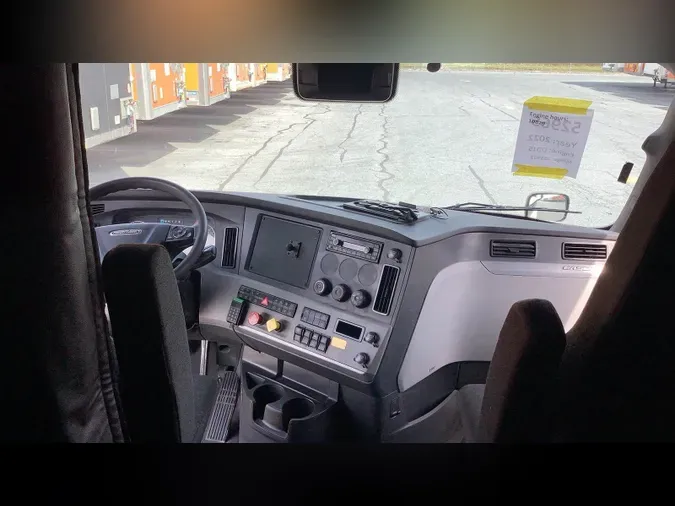 2022 Freightliner Cascadia 126f5ef17e78b8972dd65ef46f04c3416df