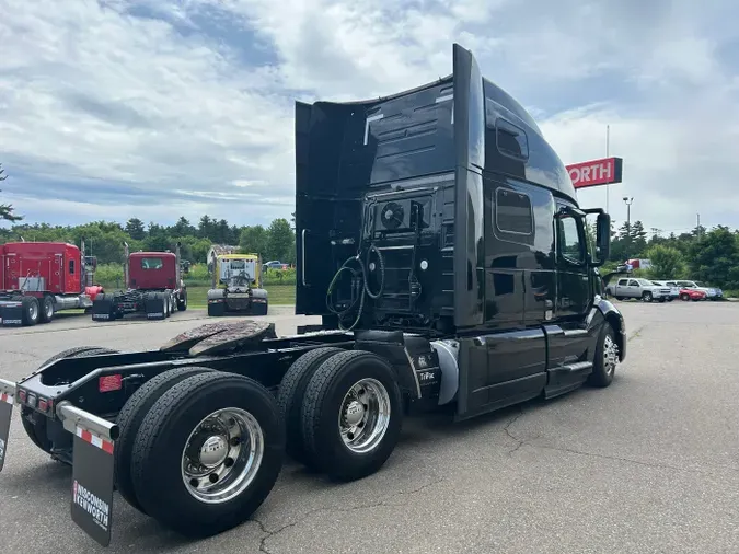 2021 Volvo VNL 860