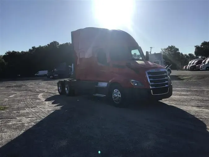 2021 FREIGHTLINER CASCADEVO1