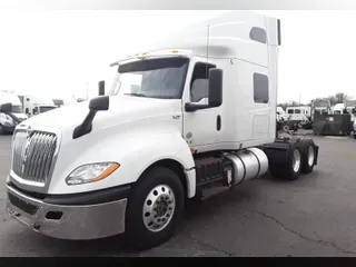 2019 NAVISTAR INTERNATIONAL LT625 SLPR CAB