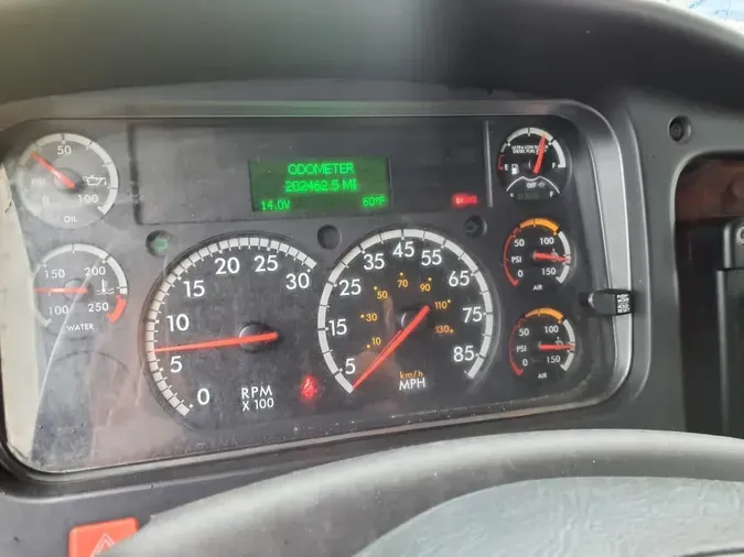 2018 FREIGHTLINER M2 106