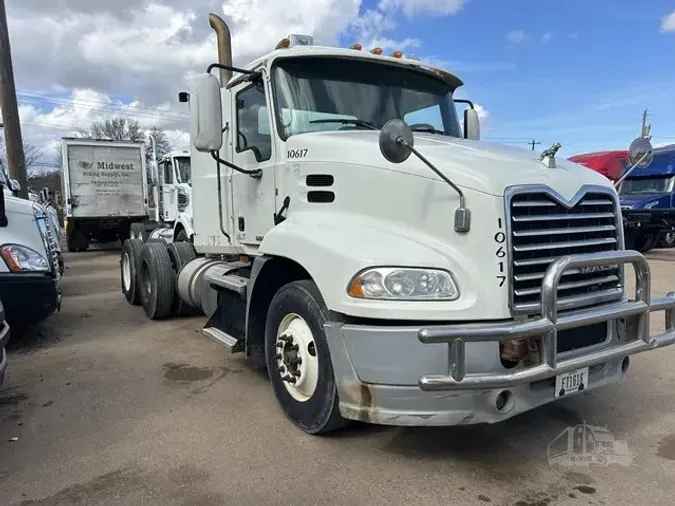 2014 MACK PINNACLE CXU613