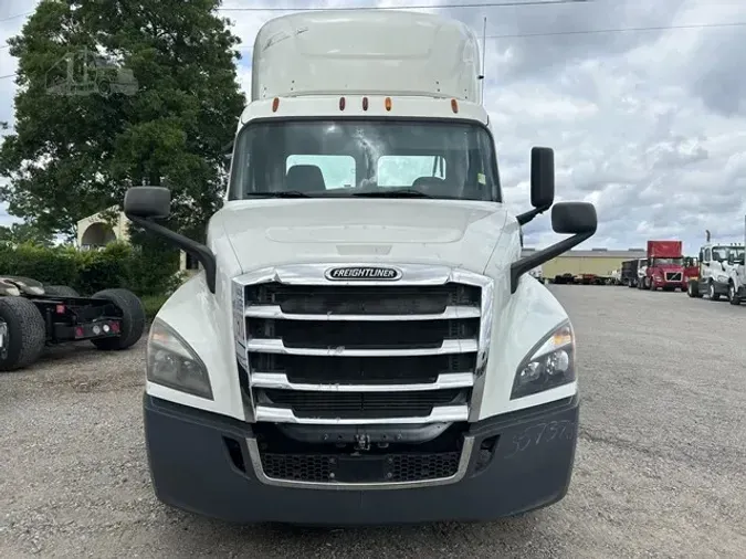 2019 FREIGHTLINER CASCADIA 126