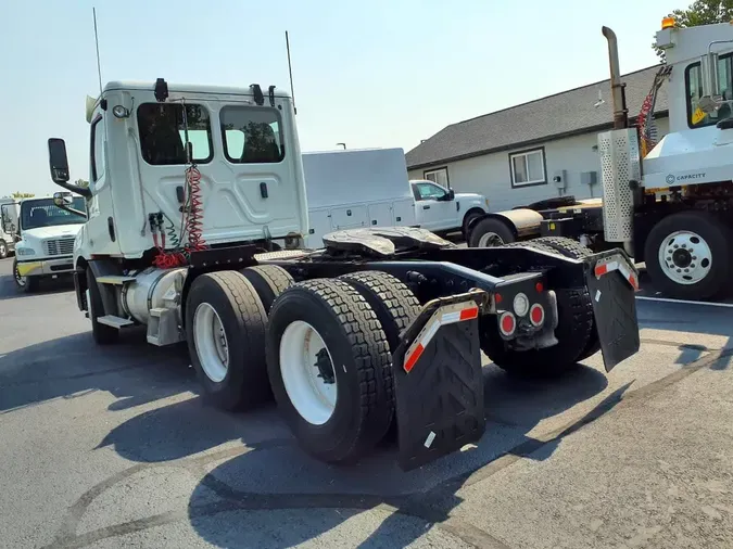2020 FREIGHTLINER/MERCEDES NEW CASCADIA 116f6057576bae3ef253b01c1880e2f790e