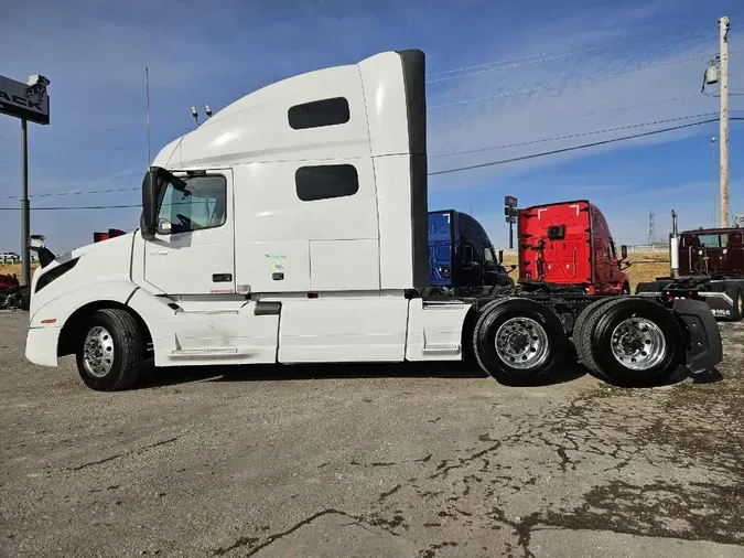 2020 VOLVO VNL64T760