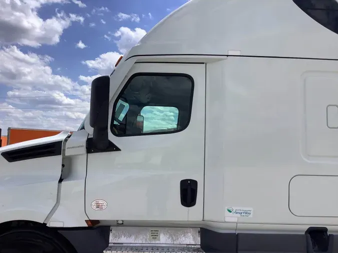 2022 Freightliner Cascadia 126