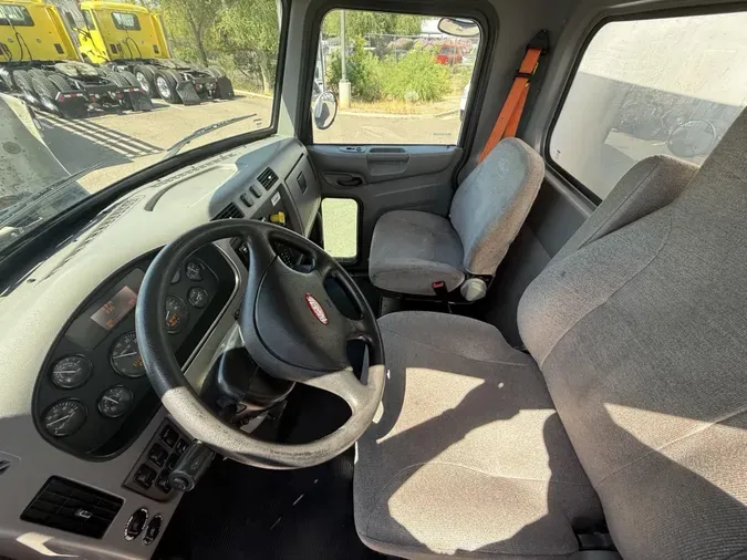2019 Peterbilt 330