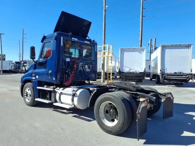 2019 FREIGHTLINER/MERCEDES CASCADIA 125