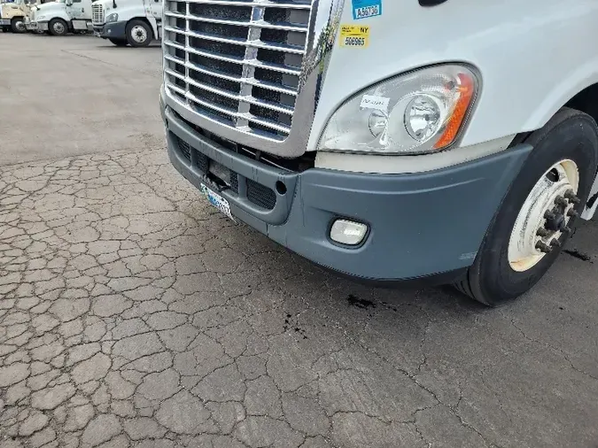 2017 Freightliner X12564ST