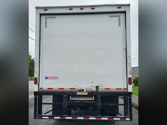 2018 FREIGHTLINER/MERCEDES M2 106
