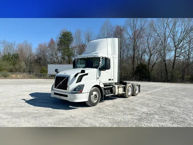 2015 Volvo VNL300