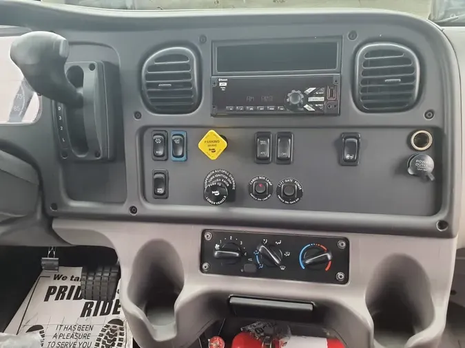 2019 FREIGHTLINER/MERCEDES M2 106