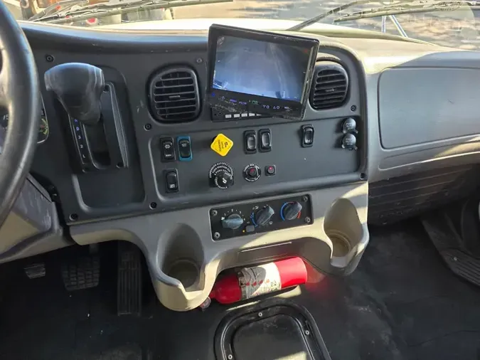 2020 FREIGHTLINER/MERCEDES M2 106
