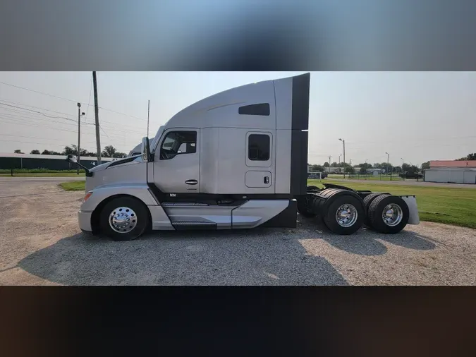 2023 Kenworth T680f612e353eb193bc618f3ed652092bb38