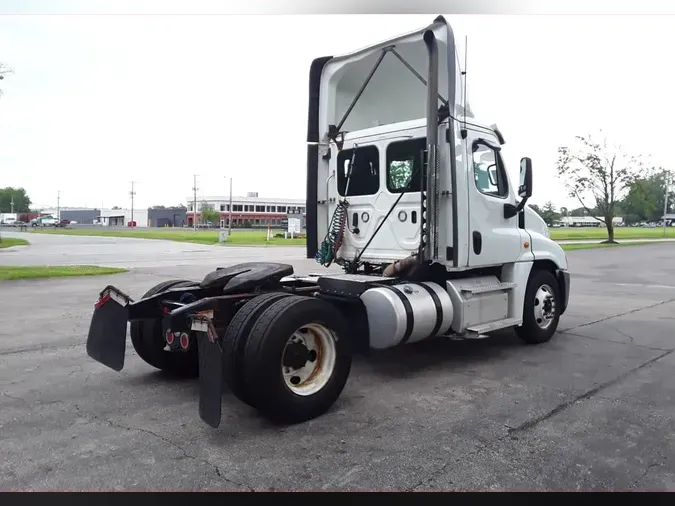 2020 FREIGHTLINER/MERCEDES CASCADIA 125