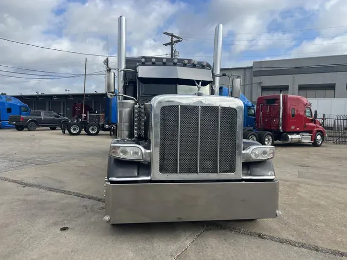 2021 Peterbilt 389