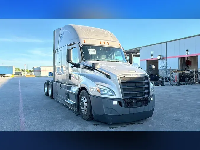2022 Freightliner Cascadia 126f616f25e5cff82a8c11d092f44cfff39