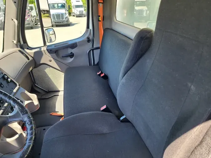 2019 FREIGHTLINER/MERCEDES M2 106