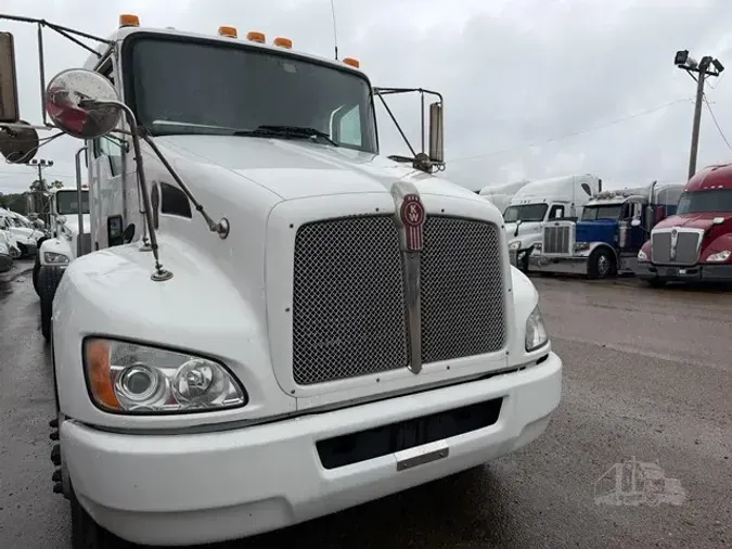 2019 KENWORTH T370