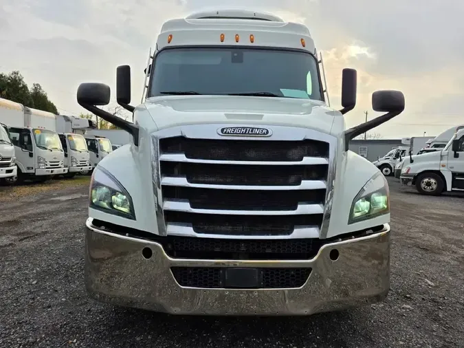 2019 FREIGHTLINER Cascadia 126f618f9d7ac4508bde0bd15ea06042903