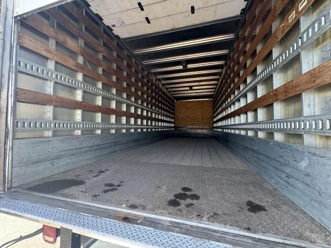 2019 Peterbilt 337