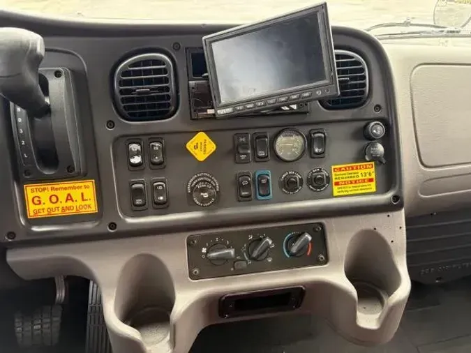 2021 Freightliner Business Class M2 106