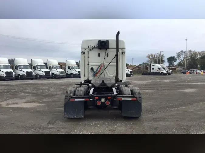2021 Freightliner Cascadia 126