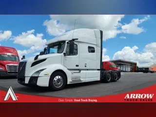 2021 VOLVO VNL740