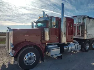 2022 PETERBILT 389