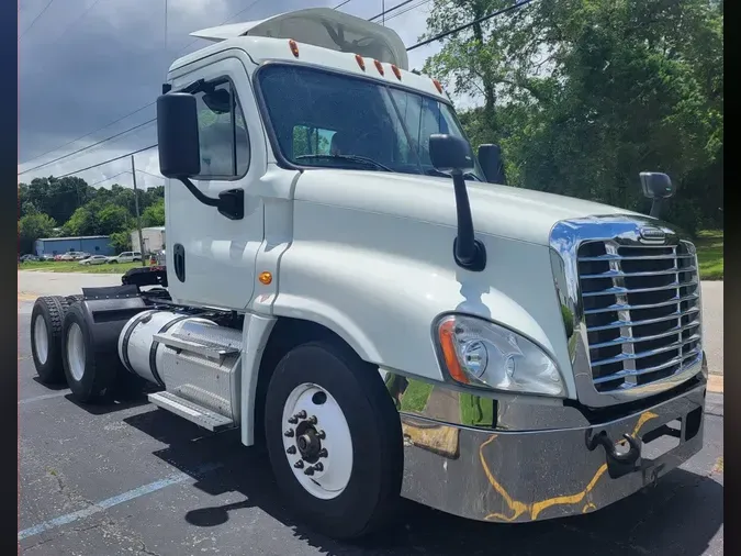 2020 FREIGHTLINER CASCADIA 125