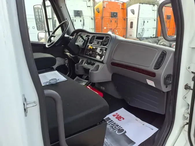 2019 FREIGHTLINER/MERCEDES M2 106
